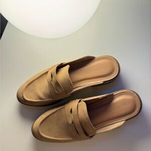 NWOT Cynthia Rowley Tan Leather Loafers